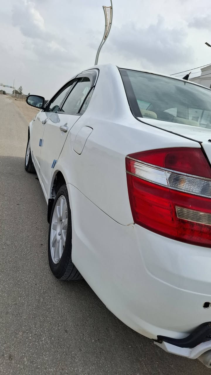 السلام عليكم جيلي موبل 13 للبيع سيارة كير مكينة مكفولات مكينة صار شهر من شادهه حداديه تخم تاير استوه شادة سيارة بدون خياس مكاني الديوانية الااستفسار اتصل  ***********
