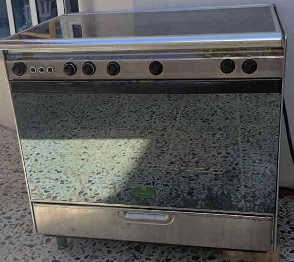 طباخ كريازي باب اول للبيع
السعر :250 الف وبي مجاااال 
المكان الفلوجه 
***********
