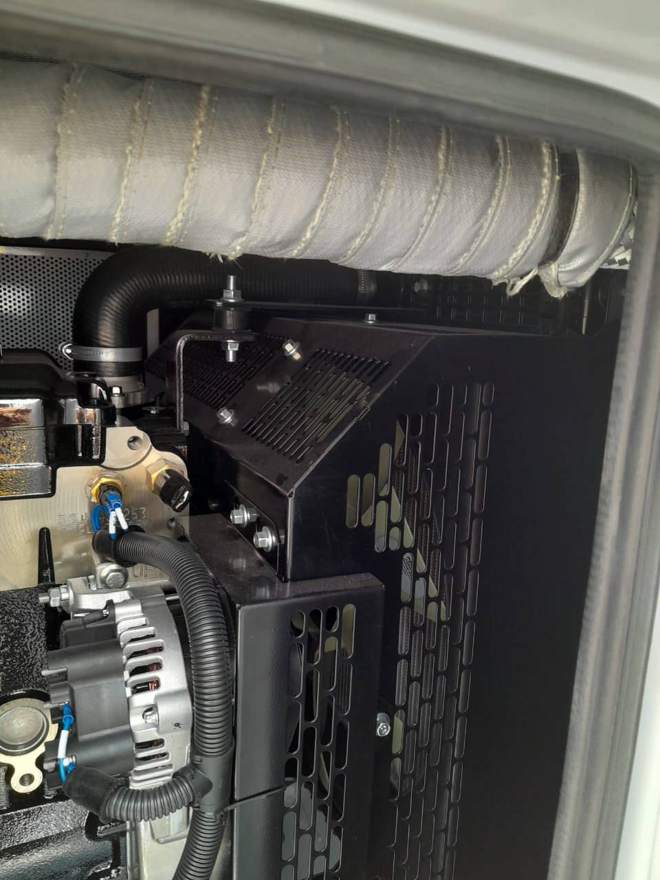 تميز في اختيارك لمولد ⚡بقوة 150KVA من بيركنز الإنجليزية،🇬🇧 يتميز بمحرك 6 بستم سوبر جارج وشاشة DSE بريطانية، مع شهادة منشأ. رأس التوليد من ليروي سومير الفرنسية🇨🇵، بغطاء كاتم للصوت من بغداد، سوبر سايلنت 90/100، ويأتي مع خزان داخلي بسعة 120 لتر. 

# ضمان لمدة سنة واحدة أو 1000 ساعة عمل (حقيقية)
# توصيل مجاني داخل بغداد
# للاستفسار والحجز يرجى الاتصال على:
*********** 📞
***********📞

# العنوان: الكرادة، ساحة التحريات، مقابل مسبح الأرثوذكس
# الأحجام المتوفرة تتراوح من 20KVA إلى 1000KVA
