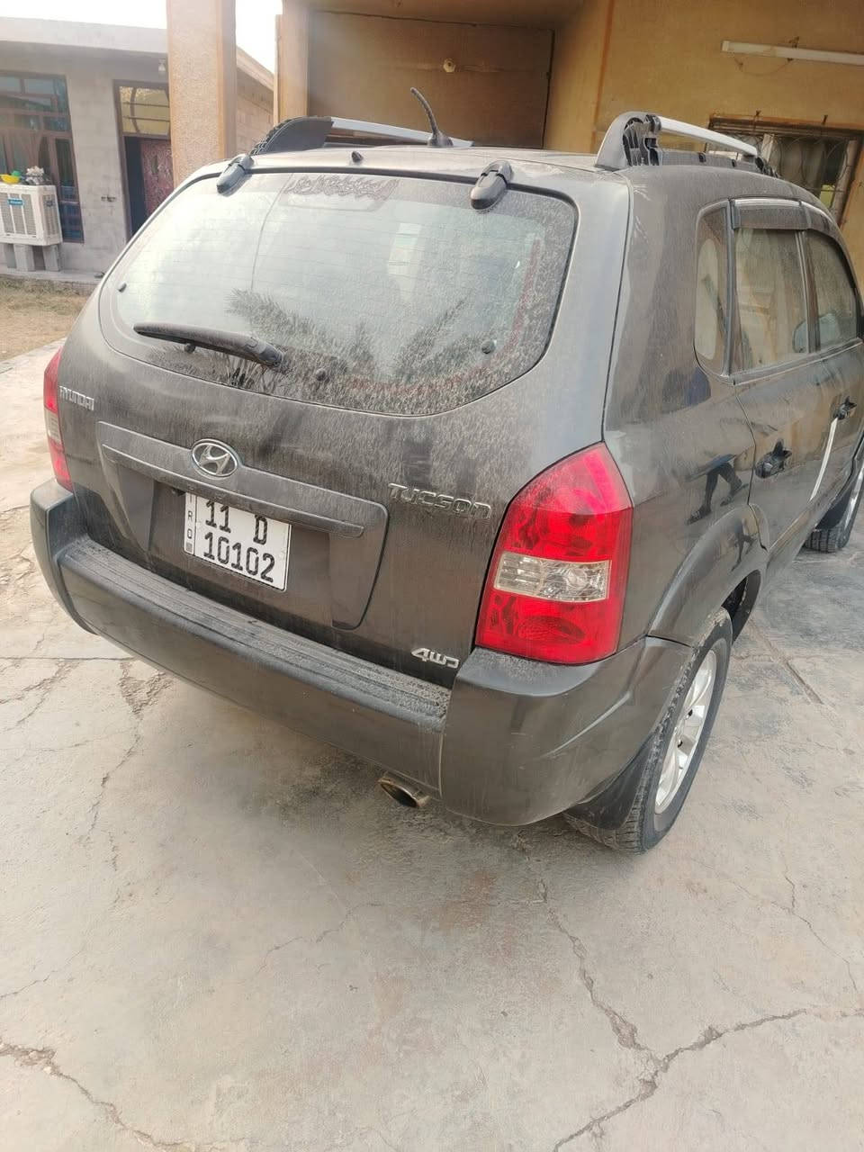 سلام عليكم توسان موديل٢٠٠٩ السيارة مكفولة بية جراد القمارة البنيد شراي يتصل ***********
