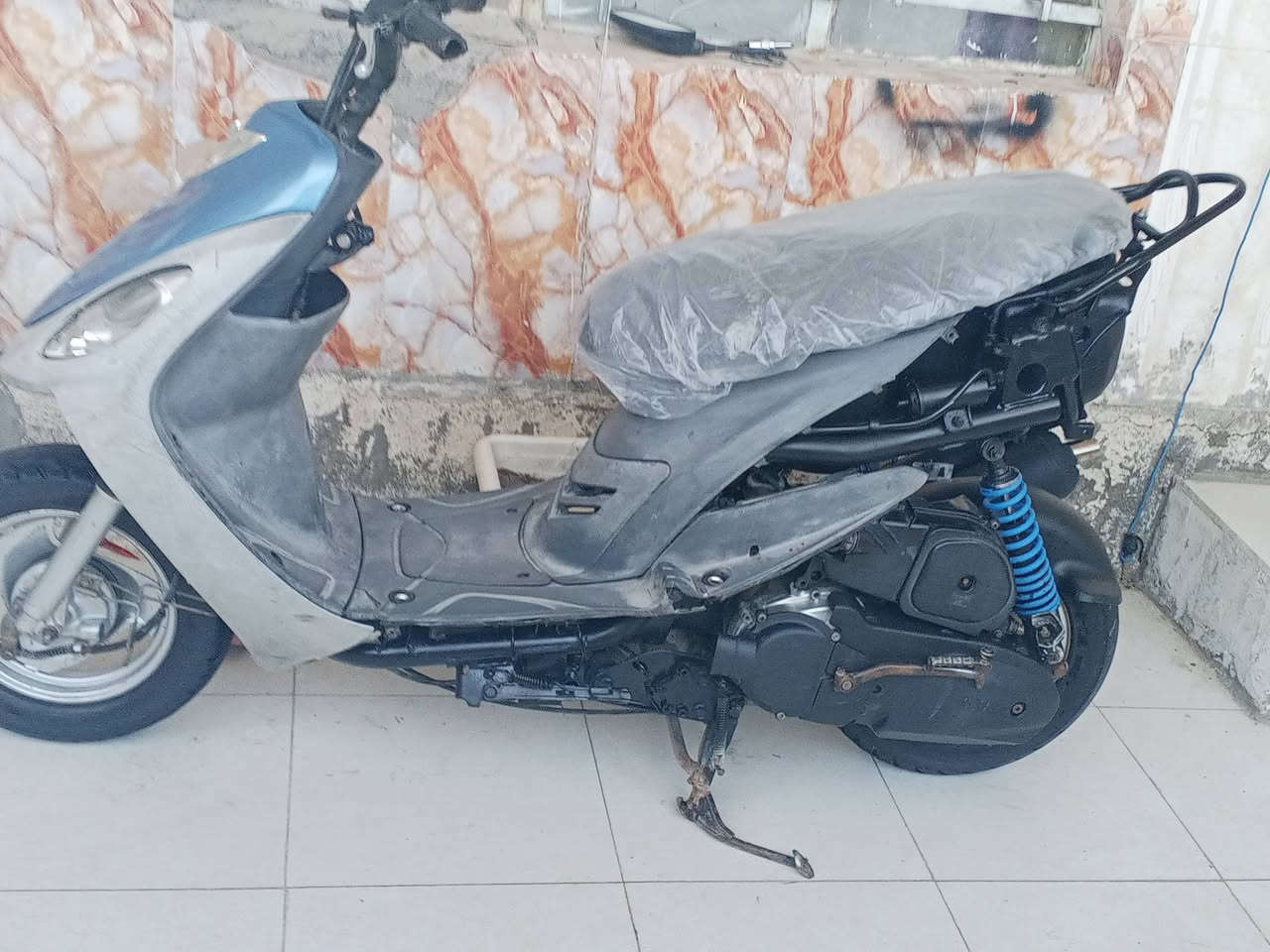 السلام عليكم دراجه ماكس منغولي كامله جديده مكينه  وبوشه 50 دراجه نص هندر سلف عطلان مكينه جديده كهربائيات اشاير كلشي شغال تواير جدد هسه هيه محربه بس كفراته كامله موجوده دراجه عليه كزوز اف ام رياضي كلجات رياضي قفل جنطه قفل ستيرن كلشي شغال عله حسب الاصول مابيه نقص جديده شلعه ومعدل شرط كلوبات اشاير كلشي شغال  للبيع سعر 450وبيه مجال مكان ناصريه مركز... رقم الهاتف..  ***********
