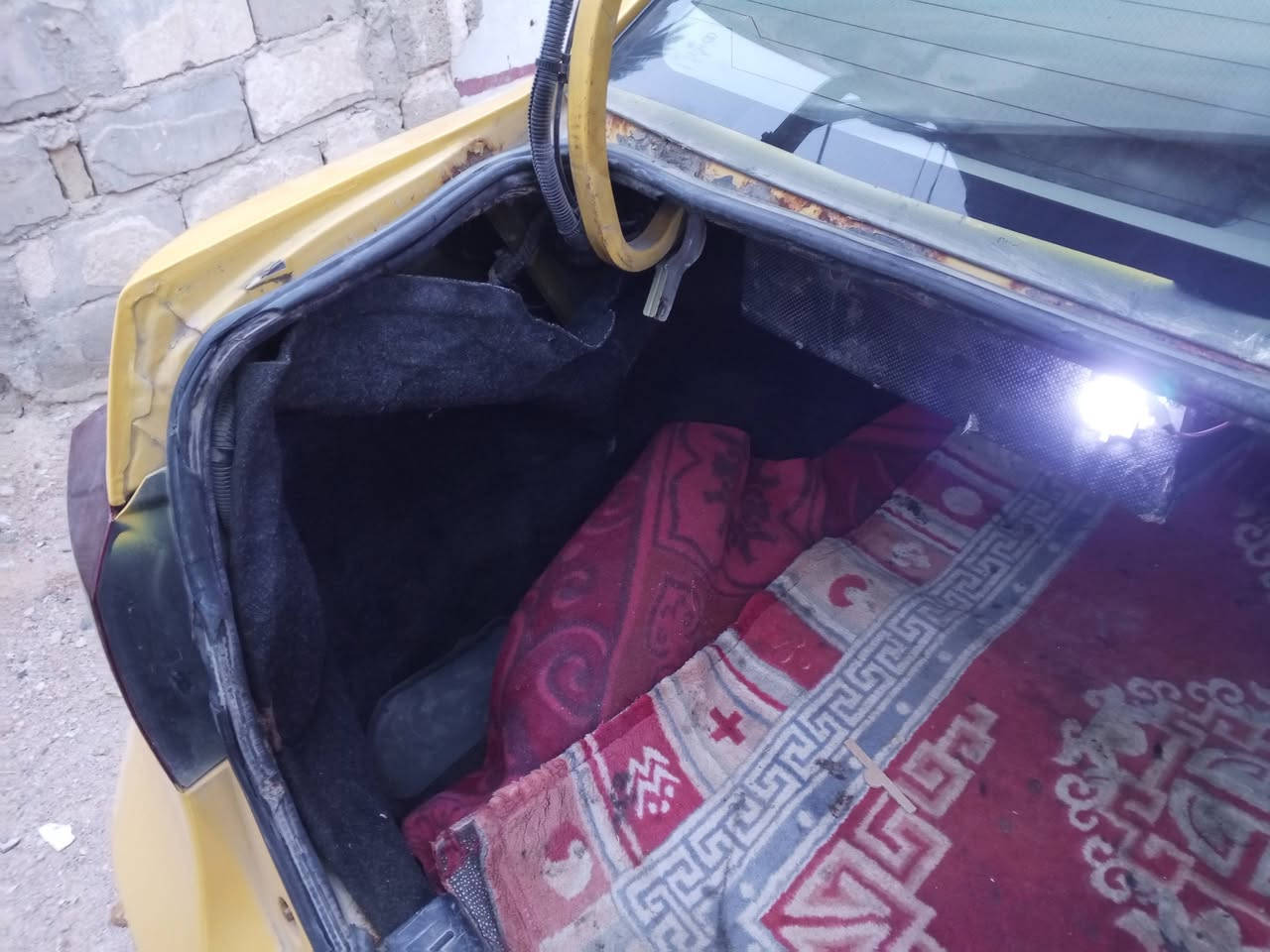 سلام عليكم سياره بي وايدي جي ثري رقم انكليزي سنويه ل31 حداديه مكينه وكير مكفولات  كهربائية كلا شغلات مراوس بسبكترع حسب القناعه بسمي سياره واذا بيع قفل 40 سعره ***********
