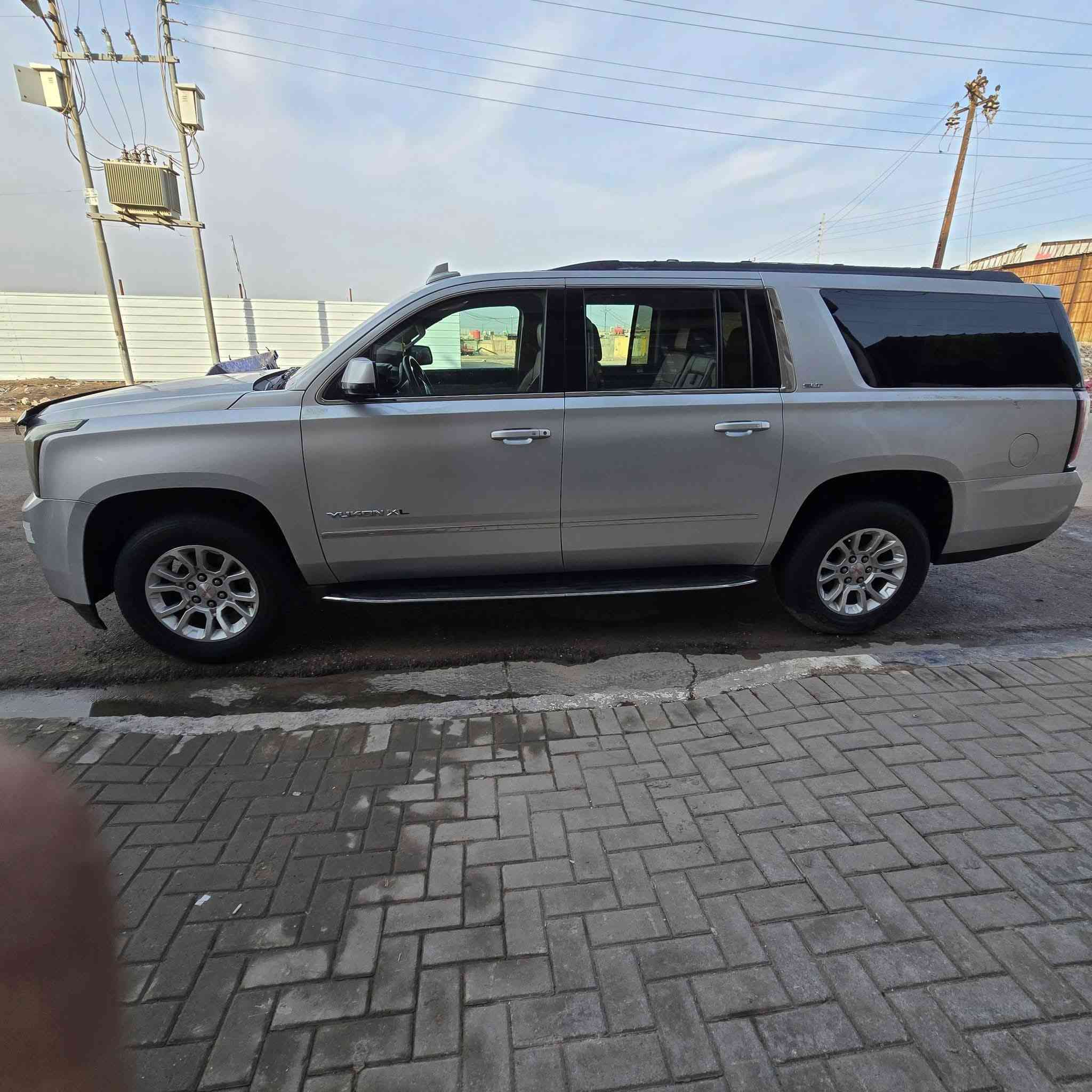 السلام عليكم جمسي مديل 2016 SLT فول ما عده الفتحه السياره بصره خصوصي مال بيت ما مشتغله السياره بيها 3قطع من امريكا وقطعتين اهنا بالعراق هذني الي بصوره السياره كير مكينه حداده تايرات كله كفالهه
سعرها 270 وبيها مجال 
التلفون ***********
