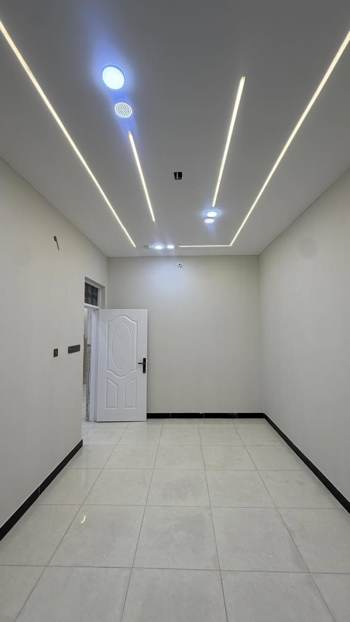 ﷽

#بيت_للبيع🏠

#الموقع : حي السلام 🏘️ شارع 10

#مساحه : البيت 100 م 
واجهه البيت 5  والنزال 20✨

#تفاصيل : البناء  طابق واحد 🚧  البناء درجه اولى 🪴الطابق  الارضي غرفه وصاله ومطبخ واستقبال وصحيات 

🔻نستقبل كافة العروض السكنيه والتجاريه 🔻

#مكتب_دار _السلام للوساطة_العقارية 🌍
تسعدنا زيارتكم للمكتبنا 
📍الكائن في النجف الاشرف  حي السلام- شارع ابو دجاج 📍

للمزيد من المعلومات والتفاصيل عن العقار والمعاينه الميدانية يرجى الاتصال على الأرقام التاليه
(***********) (***********)
