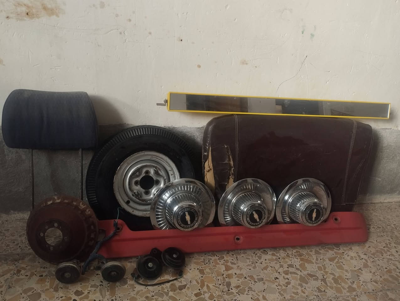 غراض تكتك للبيع بالعافيه ع الياخذهن
كشن السايق نضيف 
سبير 
تخم كبات جديد 
زوجين هورنات 
تجوه 
مرايه مسطره 
فلنجه 
دعاميه نضيفه 
كلهن ب55 مكاني كربلاء شارع احمد الوائلي .اتصال فقط 
***********
