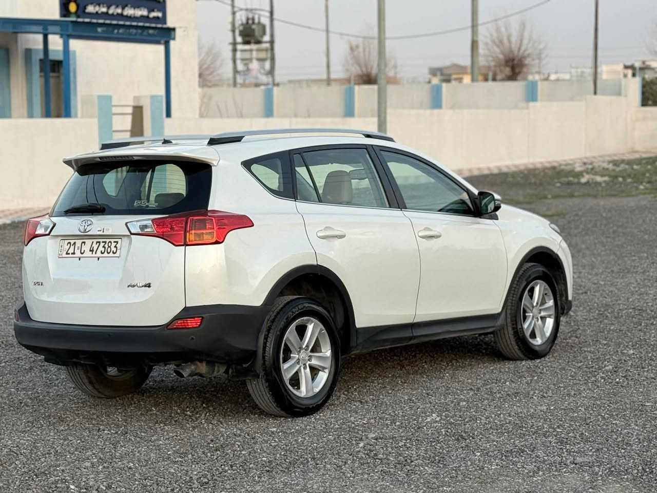 توێتا ڕاڤ 2014 فول خلیج  بەسمەو سڵاید سەنەوی تازەیە تاوەکو 2030 گێرو مەکینە و تەبریدو  تەقەو ڕەقە بەشەرت چوارتایەی تازەی لە ژێرە پێنج پارچەو نیوشانی بۆیاخە 129 گەڵا معامەلەیەکی زۆر کەم تکایە موشتەری نیت تێل مەکە لە گەڵ ڕێزم پارەی سبوخ عامم داناوە 
شوێن . شارەزوور . زەڕایەن 
*********** = *********** حلبجة, السليمانية
