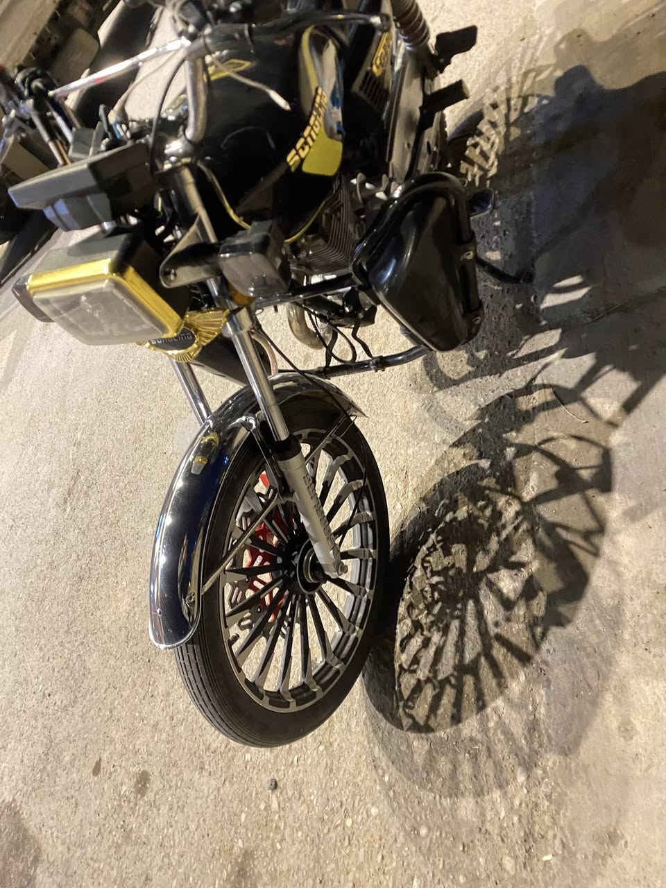 للبيع دراجه سونك موديل ٢٠٢٥دراجه شوفت عينكم جديدة ما صايرلهة شهرين من نزلتهة مكفوله مت كلشي تجي تفحص وتاخذ كامله ما بيهة اي نقص محرك 200cرقم الهاتف ***********
