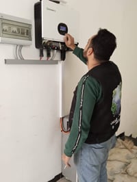 منظومة شمسية • ١٠ ألواح ٦٢٥واط • بطارية ١٥ كيلو شوبا