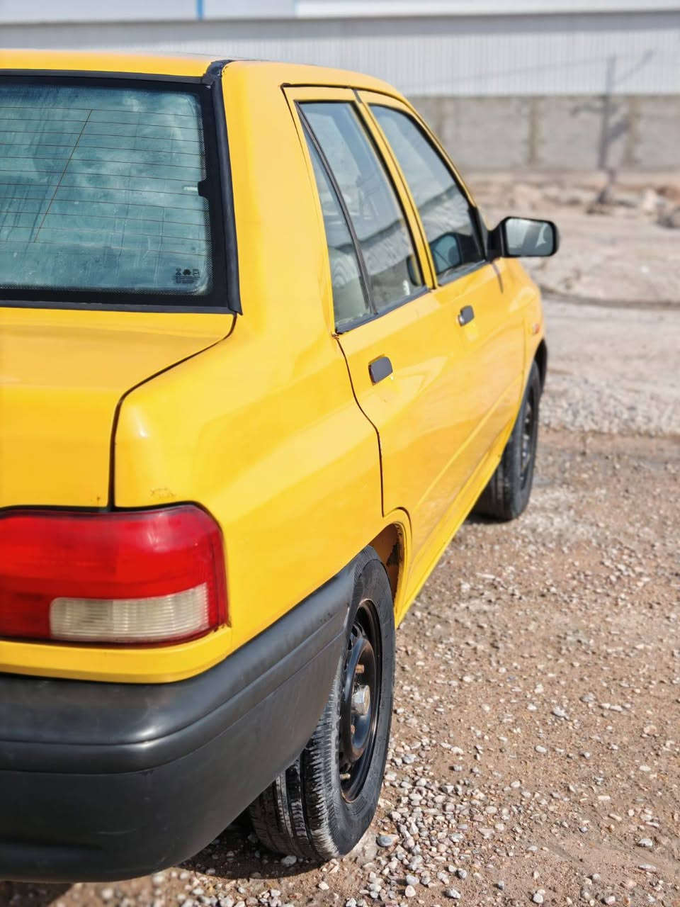 سلام عليكم سايبه مديل 15 سنويه ل 27 مصفره هيئه وغرامات كير ومكينه شرط حداديه جديده تخم تاير جديد تبريد شغال كهرباىيات كله شغاله سعر 35 عنوانه بصره الزبير للعلم مكلف بنشر ***********
