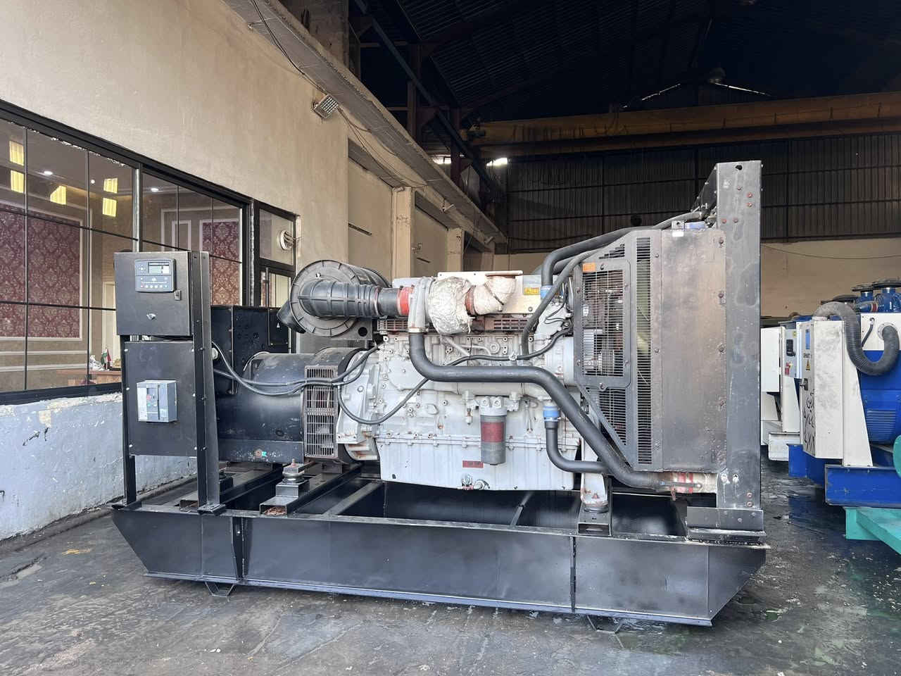 Perkins 2500
550KVA
***********
***********

