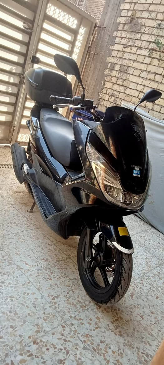 دراجه هوندا PcX الجيل الثاني ياباني رمبه jf. وكامله من كلشي وعلفحص.
المكان البلديات/***********.     السعر خاص 💯
