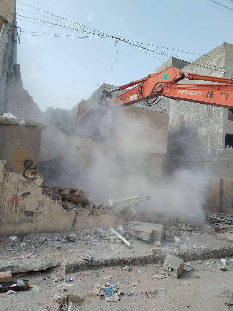 سلام عليكم اشتغل حدل وقلاع ودفن وشغل حلو وهذه رقمي *********** شغل حلو وتفليش بيوت
