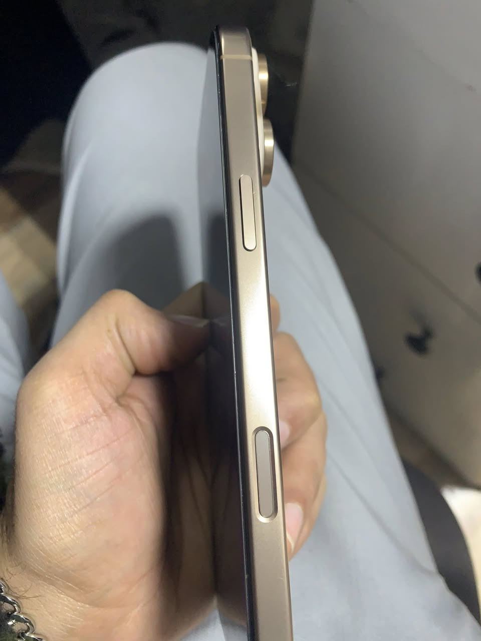 16برو ماكس عربي شرق اوسط جهاز نضافه 100‎%‎مشحون 74بطاريه 100 سيمكارت جهاز شغال لا داخل صاينه ابد بعد بي ضمان 9تشر يعني صار 3اشهر من مستخدم )عنوان بغداد رقم ***********
