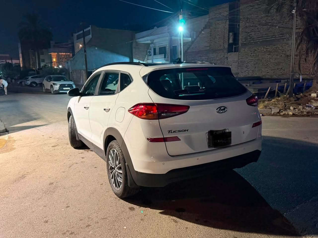 السلام عليكم
توسان 2019 القاصد 
ماشيه 55 الف km
فول مواصفات 
بانوراما
كشن كهرباء
بصمة 
حساسات
شاشه كامرا
رايدها ب180 وبيها مجال بسيط
***********
