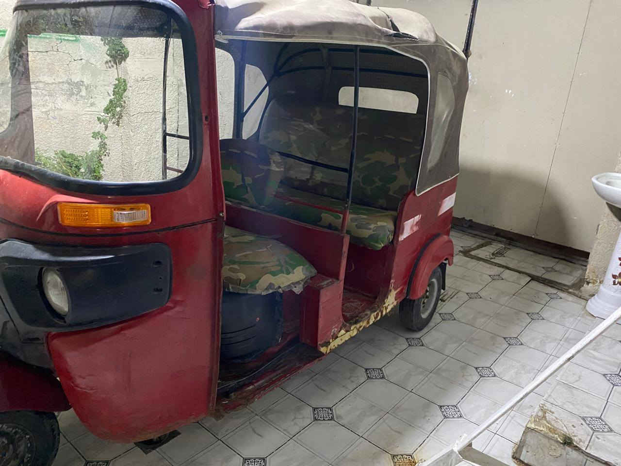 سلام عليكم تكتك لبيع 2016محرك مال عشرين سعرها 3او200اوبيها مجال الطيبين عنواني بغداد مدينة الصدر رقمي***********
