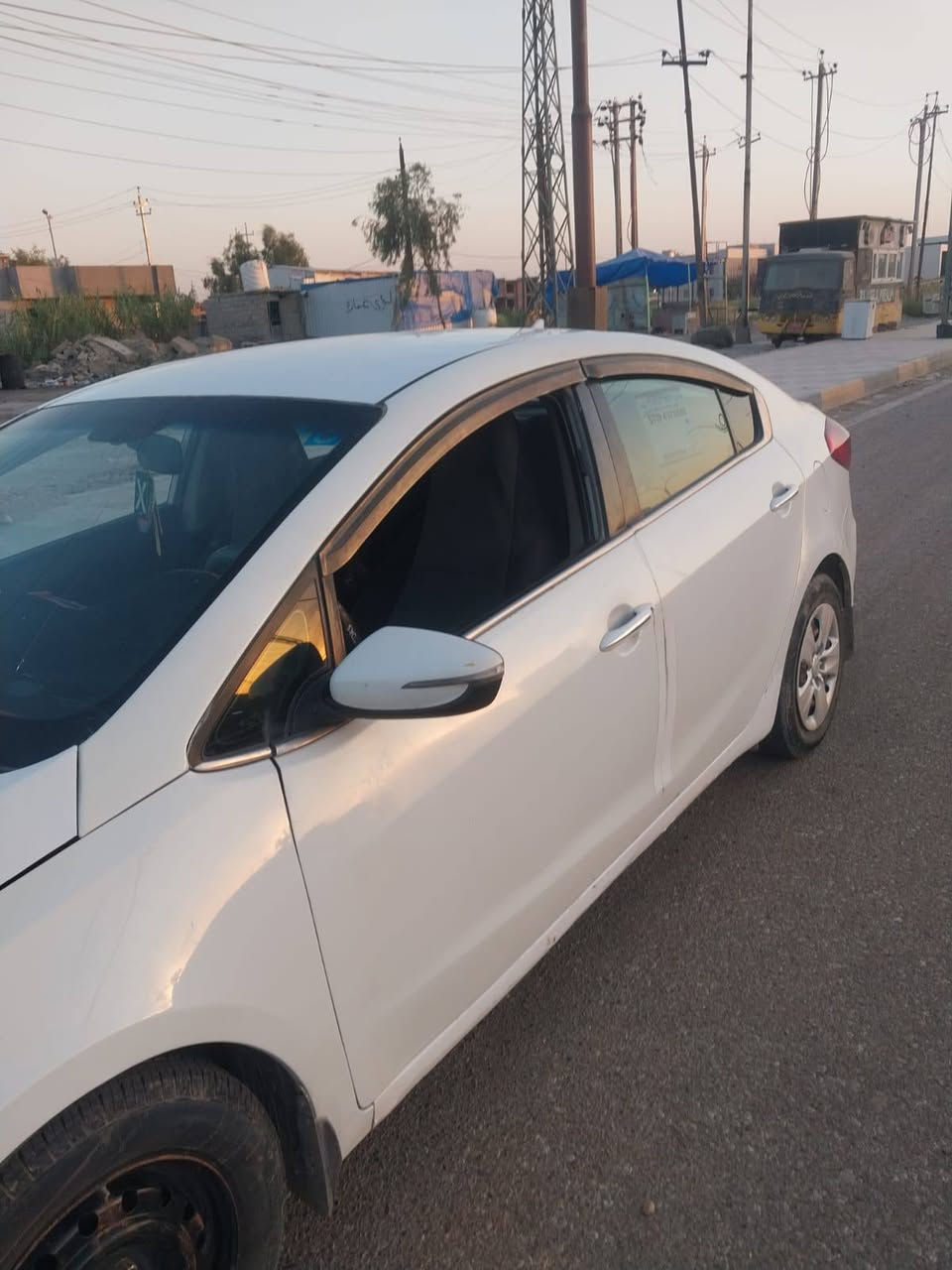 سلام وعليكم فورتي 2015 نص فول سعر 90 وبيه مجال الطيبين بيه فقط البوشه طاكه سونار موجود 👇الرقم الاتصال ***********
***********

