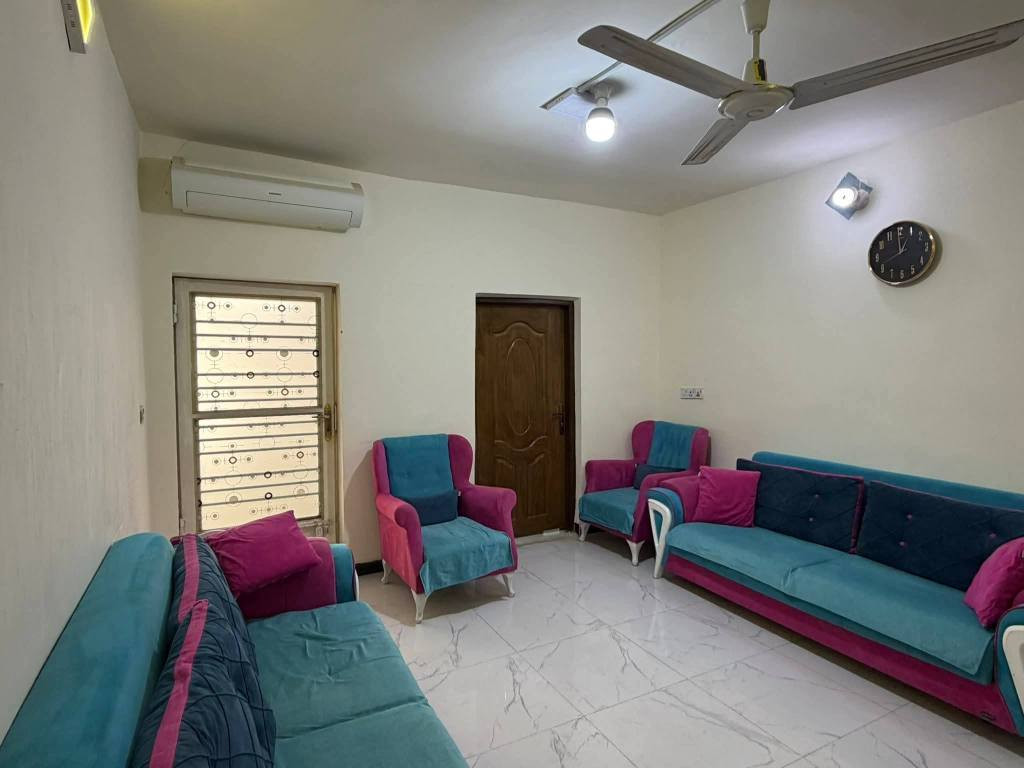 #للأبجار

🏠 / دار للأيجار مساحة مساحه ١٧٠ م طابو صرف 

                  واجهه ١٤ م / نزال ١٢.٥ م

🧱 بناء نظيف جدأ

طابق واحد / مطبخ . أستقبال . هول . غرفتين . مجمع صحيات عدد ٣ . كراج 

🌍 الموقع / حي الامام ثاني دار عن الشارع 

للأستفسار أكثر مراجعة مكتب 
#عقارات_أراضي_بابل_الخضراء للمقاولات العامه والتصاميم الهندسية
 
🔸في حال عدم الرد نرجو ارسال رساله على الواتساب
 .
شارع ٦٠ .. عمود ٣٠٠ .. مقابل أستدارة علي بقلي 
الشيخ حازم 
وسام محمد 
أبو حيدر / *********** حلة, بابل
