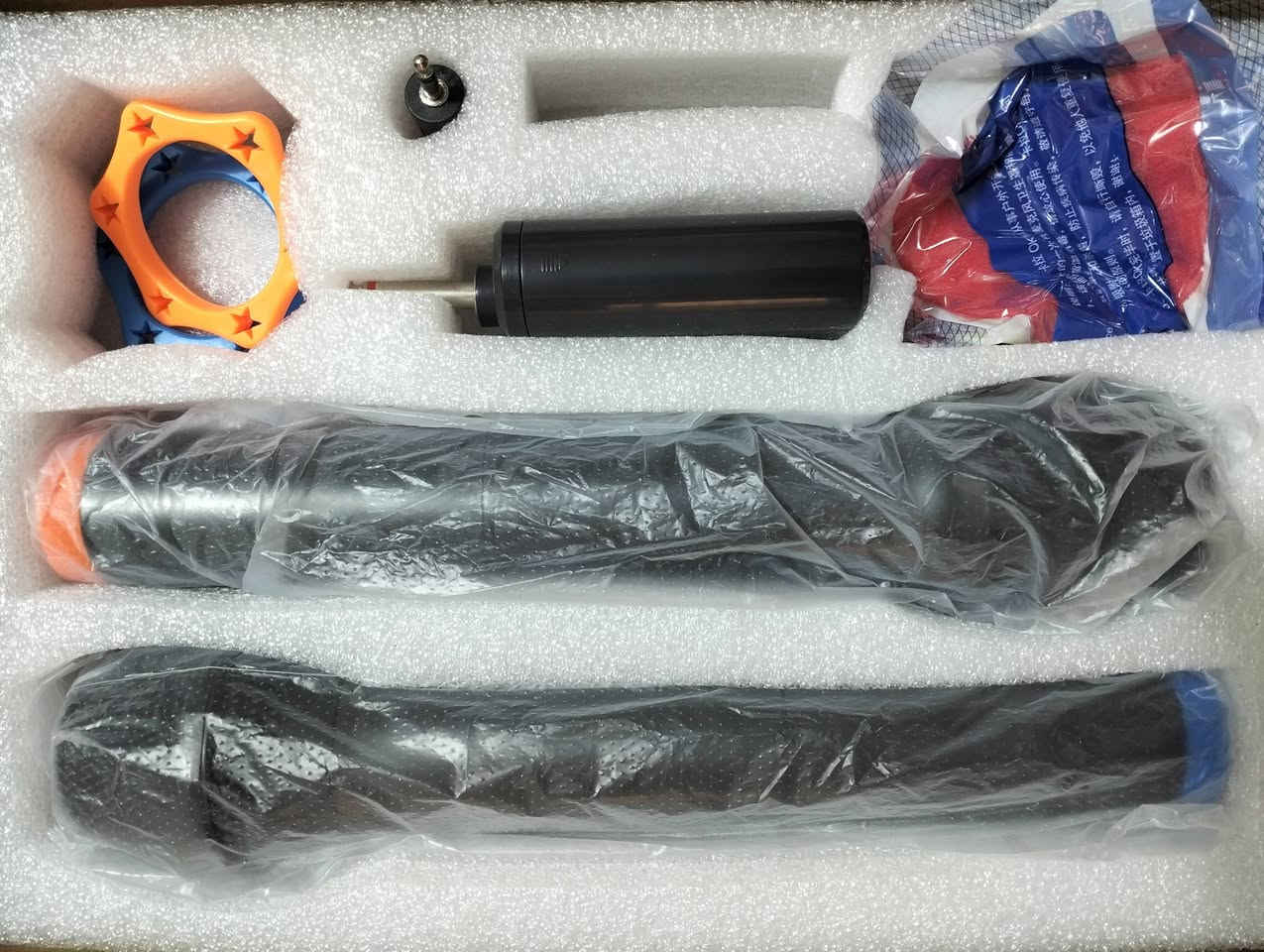 ميكروفون بتقنية UHF اللاسلكية، مما يوفر إشارة مستقرة تصل لمسافة تقارب 30 متراً.
الجهاز جديد وغير مستخدم بالكارتون .
يوجد توصيل للمحافظات


**إذا كنت صاحب هذا الإعلان وتريد حذفه لأي سبب، رجاءا أرسل رسالة إلى الدعم الفني**