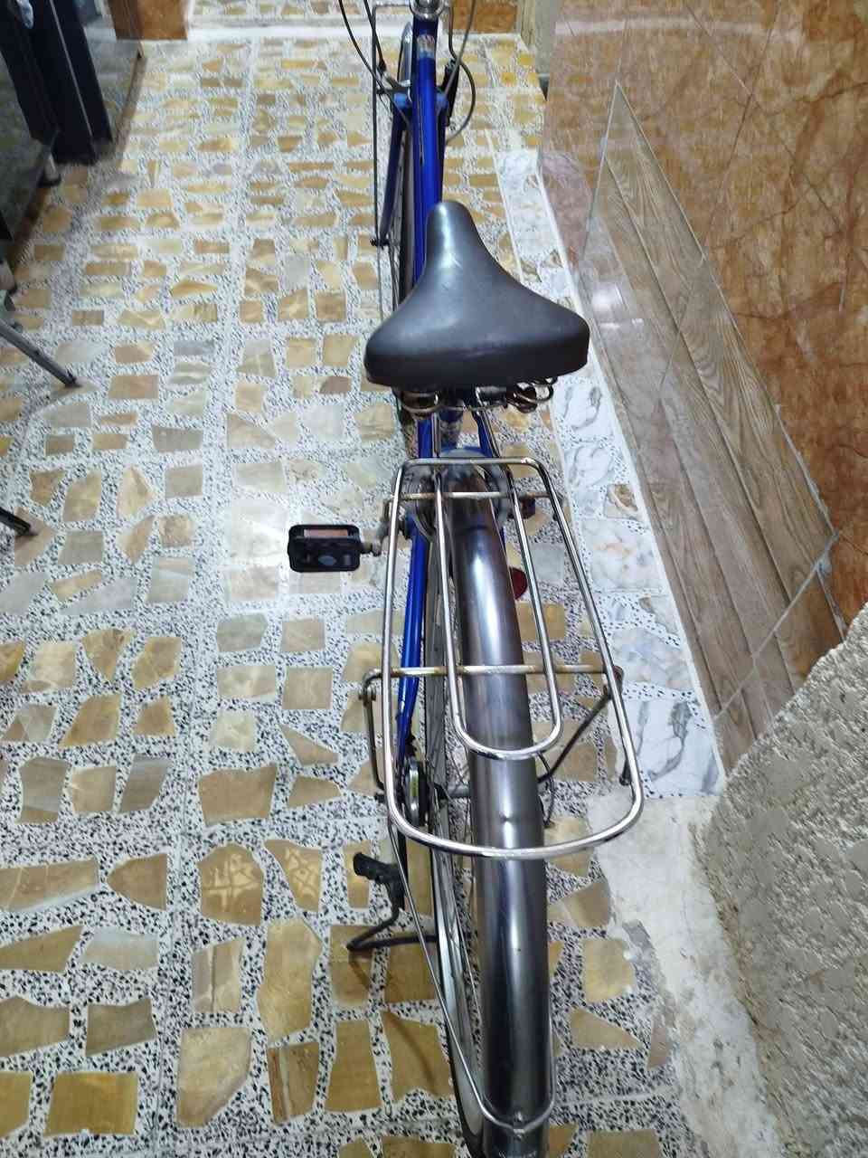 سلام عليكم بايسكل ياباني حجم 27 نضيف جدا مكاني بغداد جميله هاتف ***********
