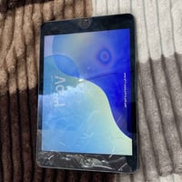 ايباد ميني ٥ • شاشة مكسورة • حي الميثاق