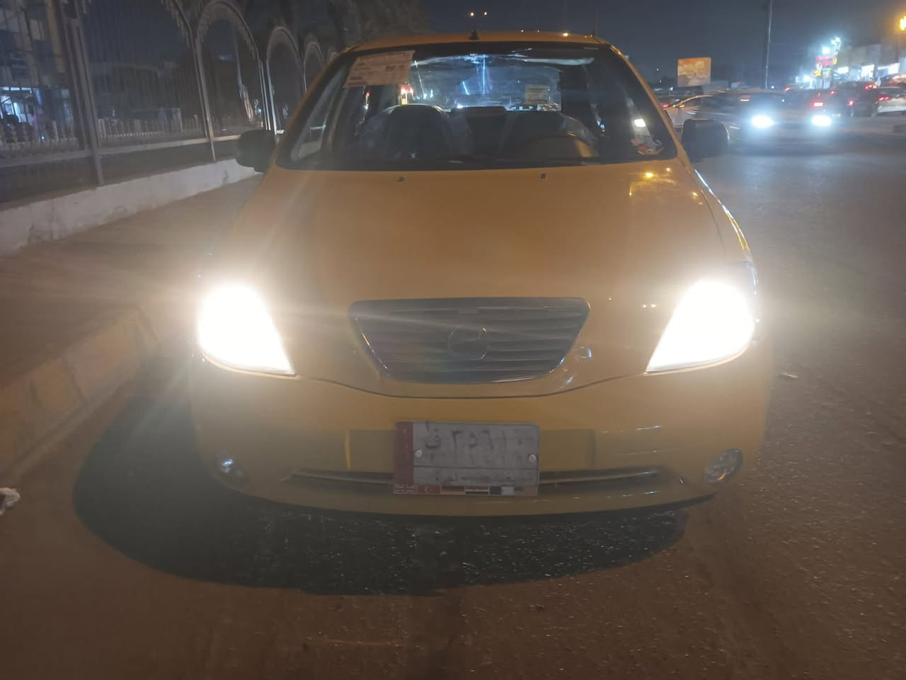 السلام عليكم طيبة 2016 السيارة مكينة وكير مكفولات صدر امامي خلفي جديد مابيها لا ضربة ولا تبديل كهربائيات كاملة مكاني بغداد الكرخ رقم *********** السعر 43
