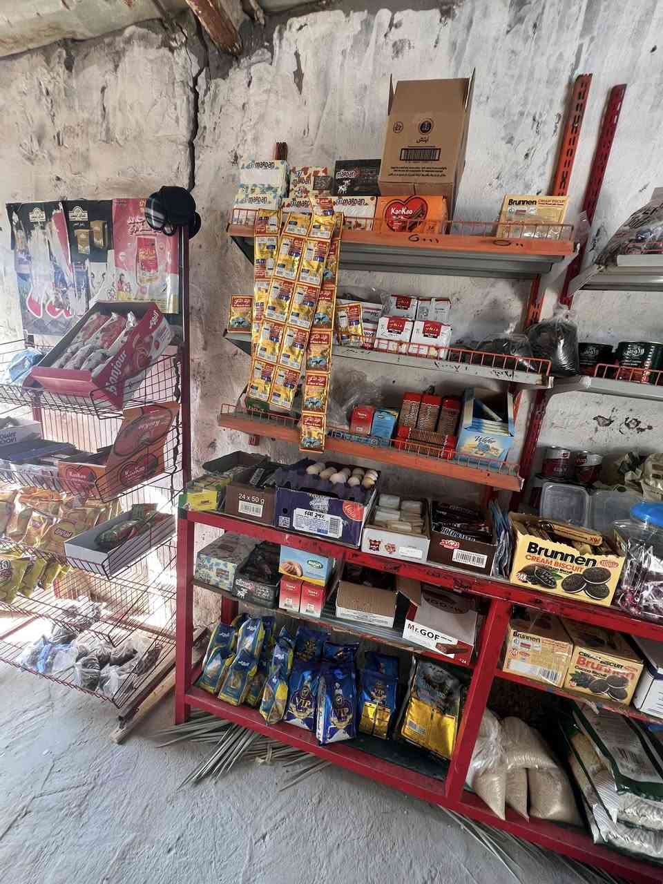 محل أسواق للبيع مع 4عارضات الاتصال عبر الرقم 
***********
