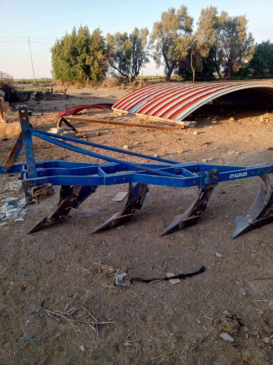 السلام عليكم يوجد فدان رباعي مكفول كفاله عامه حجم 12
يوجد معدلان 2 ونص متر مكفول كفاله عامه
يوجد فدان ثلاثي حدادي جديد للاستفسار الاتصال على الرقم التالي***********
