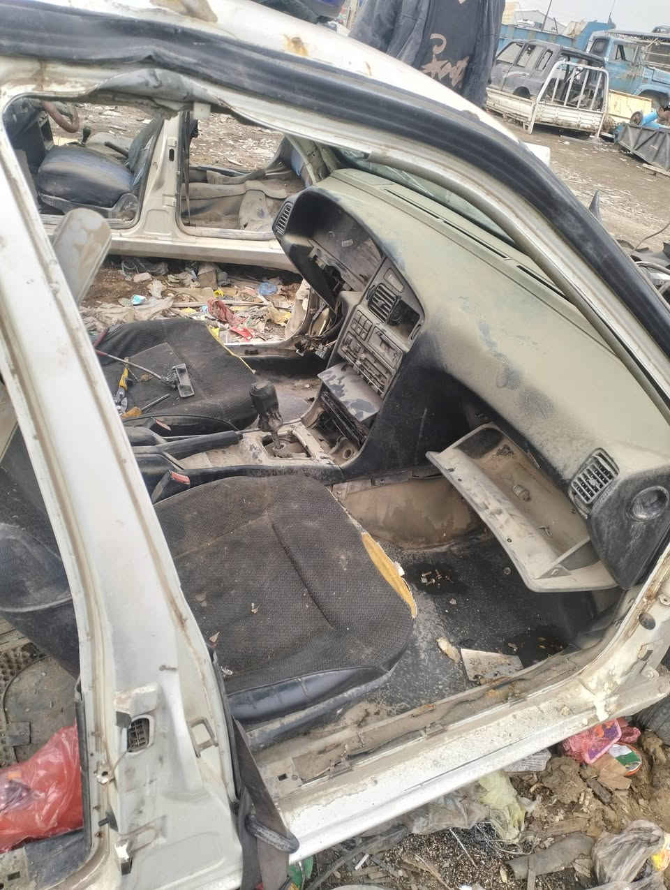 السلام عليكم 
تفصيخ بيجو روى ... شتحتاج ابيعلك 
مكاني بغداد جسر ديالى الجديد بالحي الصناعي 
***********
***********
