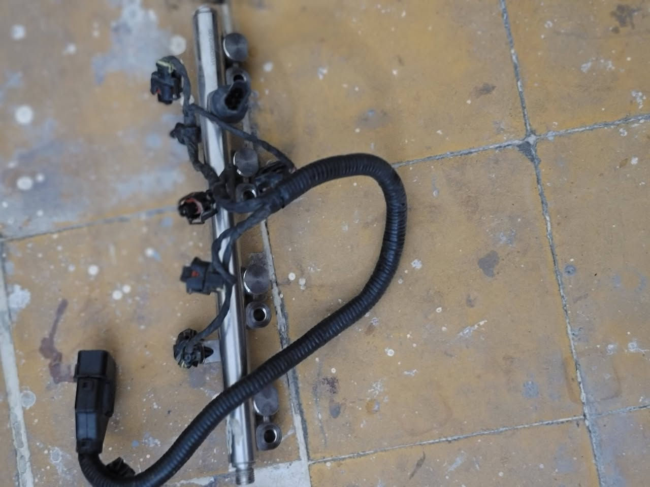 سلام عليكم عندي غراض فؤرتي تفصيخ الي حب يتوصل ع رقم ***********
