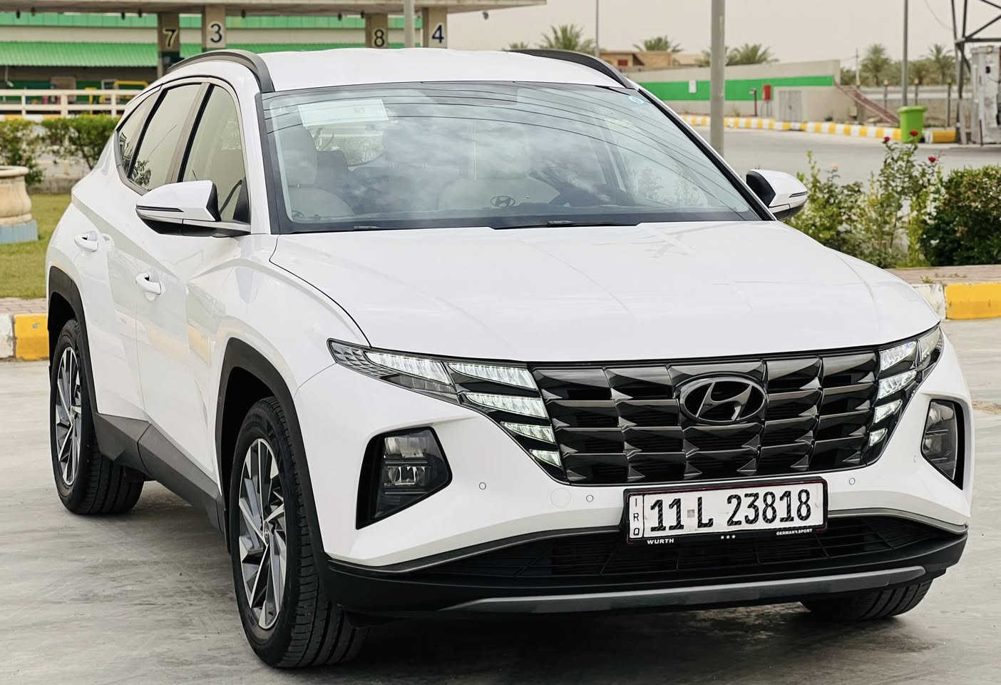 هونداي توسان خليجي 2024جديد  

رقم بغداد تحويل 

عداد المسافه : 42الف km

حجم المحرك : 4 سلندر 2000 دوش 

المواصفات .. 

بصمة تشغيل وابواب تشغيل عن بعد 

رادار مانع تصادم - حساس امامي خلفي 

تبريد قطعتين - اوتو هولد - اوتو ستوب 

مري شفط - مقاعد اماميه تحكم كهرباء 

شاحن وايرلس - شاشة كار بلي - بردات خلفيه

السياره زيرو على ايدي سبير منازل 

للاستفسار الاتصال***********-***********
