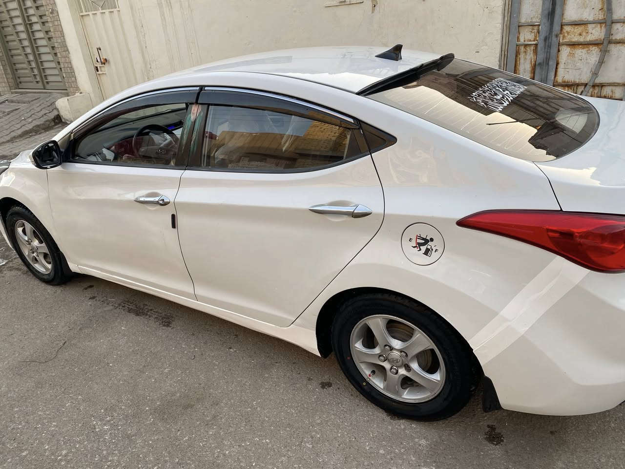 السلام عليكم
الانتر موديل 2012 محرك 1800 وكير كفاله تبريد شغال ❄️ ثلج سيارة بيه صبغ جاملغات وره وجاملغ الامامي لبصوب السايق وكاله تحب او تحويل رقم اربيل تخم تاير صارلي يومان من شاده باتري جديدة سيارة جاهزه مجهزه هذا رقمي بيه وتساب *********** مكانه النجف الاشرف سعره 95 ورقة وبيه مجال لشراي
