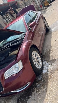 كرايسلر 300 • موديل ٢٠١٥ • بصره