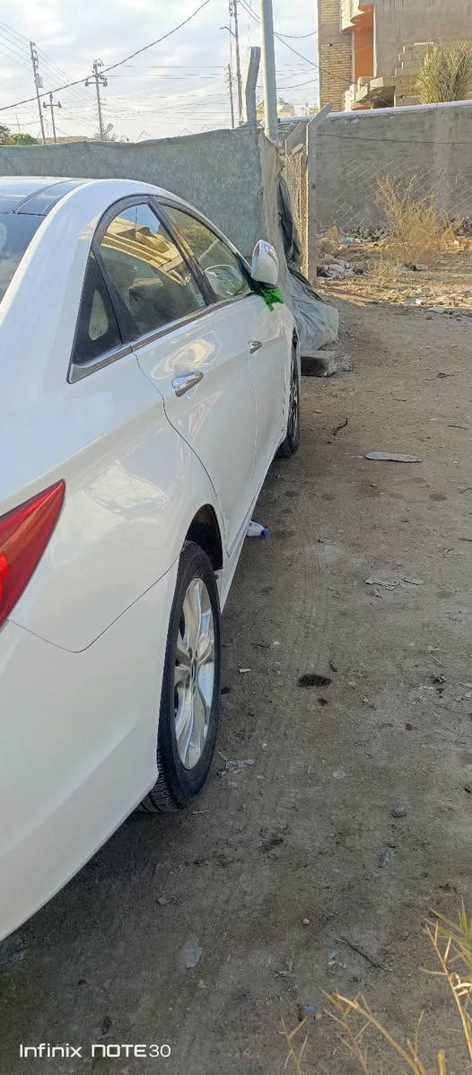 السلام عليكم هونداي سوناتا موديل 11 كفاله عامه بس بيها جراد قبق جنطه السياره فول واحد على واحد كفاله عامه ماكينه تبريد حداديه جديده 100% السعر 125 وبيها مجال للشراي تفاصيل اكثر اتص***********
