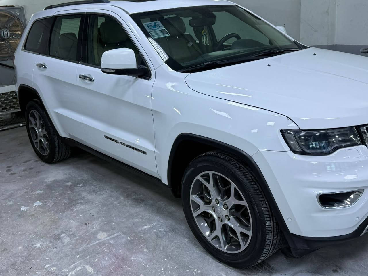 � للبيع – جيب أوفرلاند ليمتد بلس خليجي 4×4 موديل 2019 🔥
🚗 وارد خليجي
📊 ماشي 88 ألف كم
🛡️ كفالة من الدعامية للدعامية
🎨 صبغ وكالة عدا 4 أصابع بوند (1/1)

✨ المواصفات:

 • بانوراما
 • 3 شاشات
 • حساسات فول
 • فول رادارات
 • كشنات جلد تدفئة وتبريد
 • خزن بالكشنات فقط
 • جنطة كهرب
 • دفع رباعي 4×4

📍 الموقع: الموصل
📞 ***********

✅ كاملة مكملة – شغل واطلع
