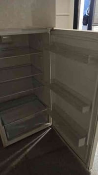 ثلاجة للبيع نظيف جدا..للمعلومات اتصال07701319970