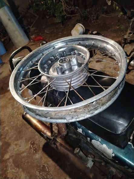 ويل ١٨ خلفي ألماني نظيف بربرن حصر عدل لبيع توصيل موجود *********** بيه واتساب
