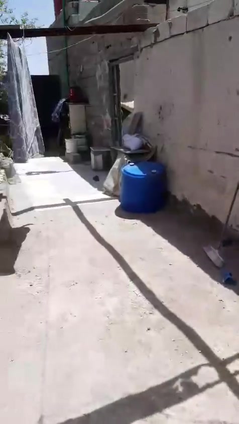 سلام عليكم بيت البيع المساحه 400 متر طابو زراعي العنوان البصره الهارثه طاقه الكهرباء سعر 30 مليون وبيه مجال ***********
