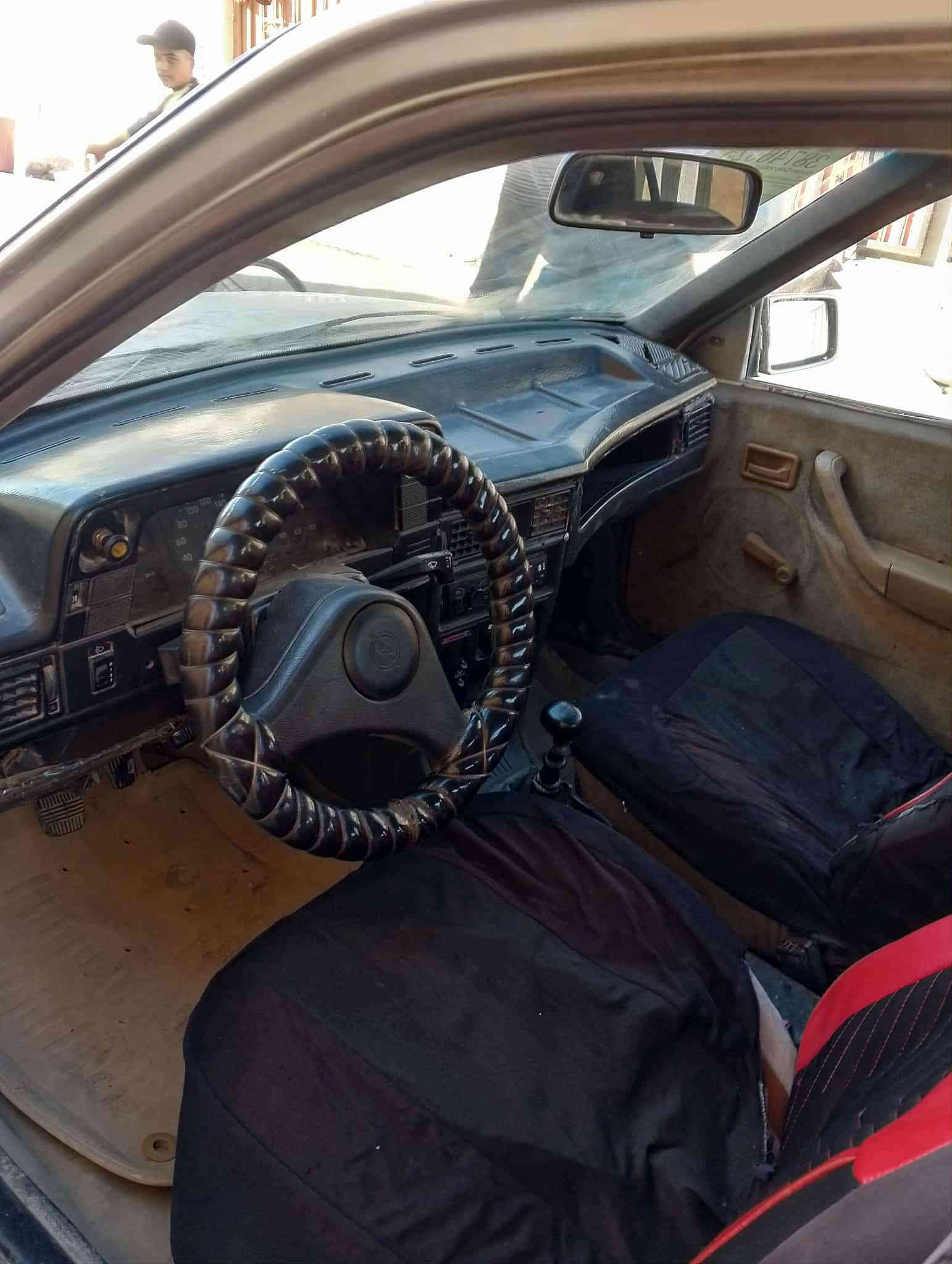 السلام عليكم
سياره كاديت موديل 91
ستيرن بور
كابون بانزين

شرط تحويل

14ورقه

***********
