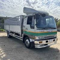 سياره هينو طيره  مكفوله من كلشي كير محرك الطول سته وربع بلادي شركه مكي...