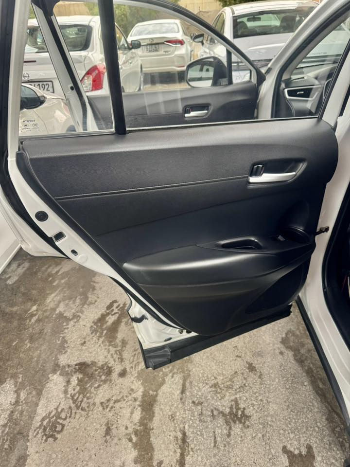 سلام عليكم ورحمه الله وبركاتو 
للبيع فلوتلندر اس فول موصفات 
موديل 2024 مرقم كامل بسمي 
ماشيه 16 ألف 
موصفات 
فتحت سقف سلايت روف
تحكم استيرن 
كروس سرعه تحديد مسار 
هندبريك دكمه 
اوتو هولد 
درايف مود 
تبريد قطعتين 
بك لأيت لد 
كرسي جلد كهربائي بلادي
تبريد قطعتين
أناره محيطيه داخليه 
تشغيل بصمه نضام ترحيب
شاشه زائد كامره دواره
العنوان بغداد  الكريعات شارع الوقف السني
السعر28 مليون 
***********
