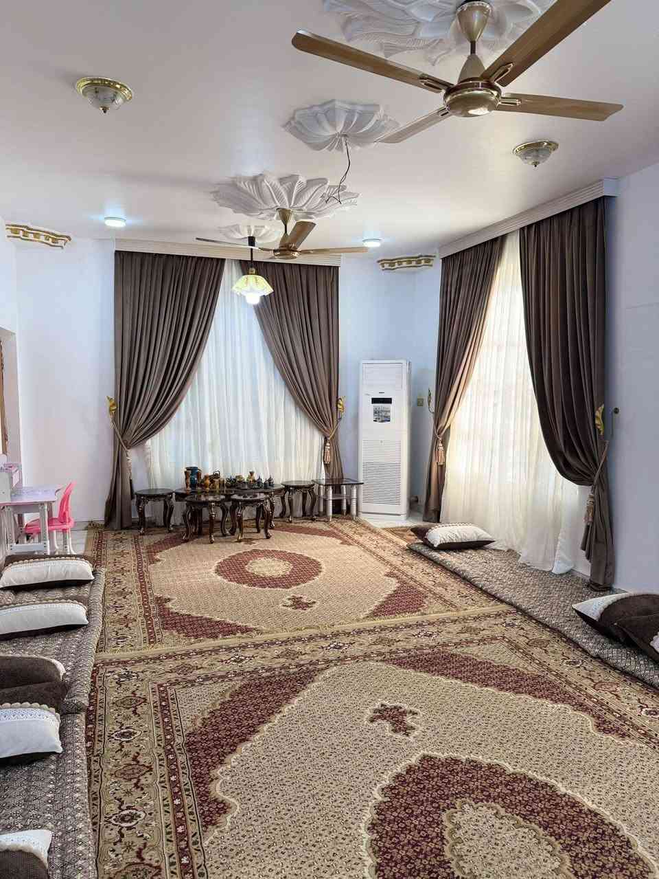 البيت للبيع المساحة 800 متر البناء 250 خلف مركز الشباب للاستفسار الاتصال ***********
***********
