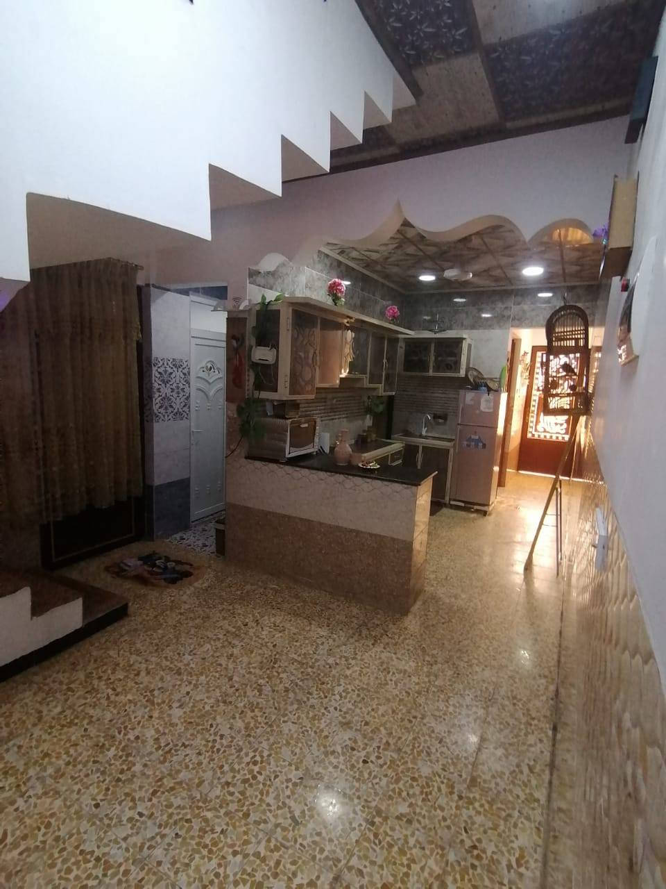 كود ( 274 )
دار للبيع في حي الحدباء توزيع -ج- طابو ملك صرف
المساحة : 100 متر
الواجهة : 5 متر
الطابق الاول : غرفة نوم وهول واستقبال ومطبخ وصحيات وكراج
الطابق الثاني : غرفتين نوم وهول وصحيات + بيتونة
بناء 2020
لمعرفة كافة الاسعار يمكنكم الانضمام الى قناة التلكرام عبر 
الرابط ادناه : 
https://t.me/realestatemhnd
للاستفسار اكثر يرجى الاتصال على الارقام التالية: 
***********
***********
***********
 نستقبل عروض البيع والشراء والايجار في اغلب مناطق ساحل 
الموصل الايسر
 عنوان المكتب : الموصل حي الصديق بداية شارع 20 قرب مركز جباية كار مكتب مهند الحجيات
