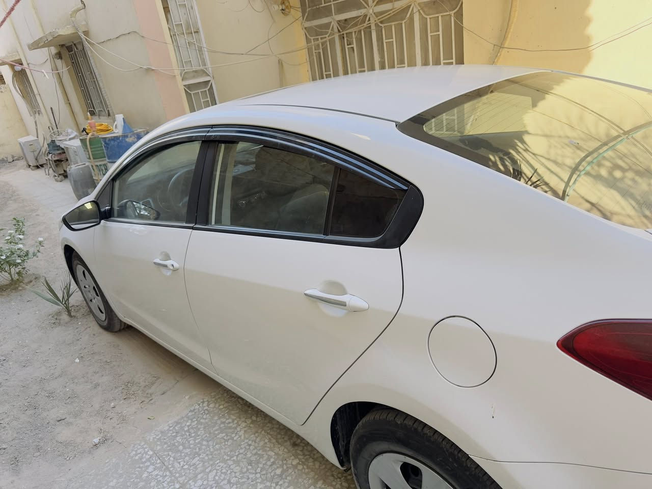 السلام عليكم
للبيع سيراتو موديل ٢٠١٨
محرك ٢٠٠٠ 
فتحة
لد نهاري
تحكمات مقود
مري شفط 
رقم اربيل 
بيهه صبغ دور الجاملغ خلف السائق 
للاستفسار 
*********** 
السعر ١٤٥ قابل للتفاوض
