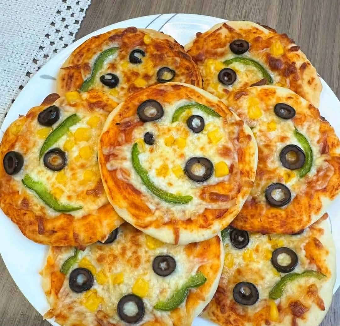 متوفر مني بيتزا 7 قطع ب الفين
بيتزا كبير دجاج 7 
بيتزا كبير خضار 5 
خليت نحل ب 3 
 سمبوسه 15 ب 5
يوجد توصيل داخل وخارج الكياره
من 8 صباحن لحد 1 ليلن


**إذا كنت صاحب هذا الإعلان وتريد حذفه لأي سبب، رجاءا أرسل رسالة إلى الدعم الفني**