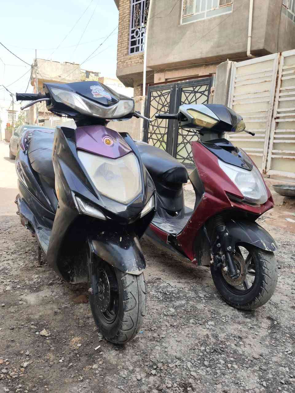 السلام عليكم دراجات عدد 2 سكنس شغالات سلف هندر محركات ماكس ياباني نضيفات مكينه ثنينهن غرسات فقط بيهن خيط بخار قليل السعر 250 وحده بيهن مجال بصيط مكاني حله شارع 60 رقمي ***********
