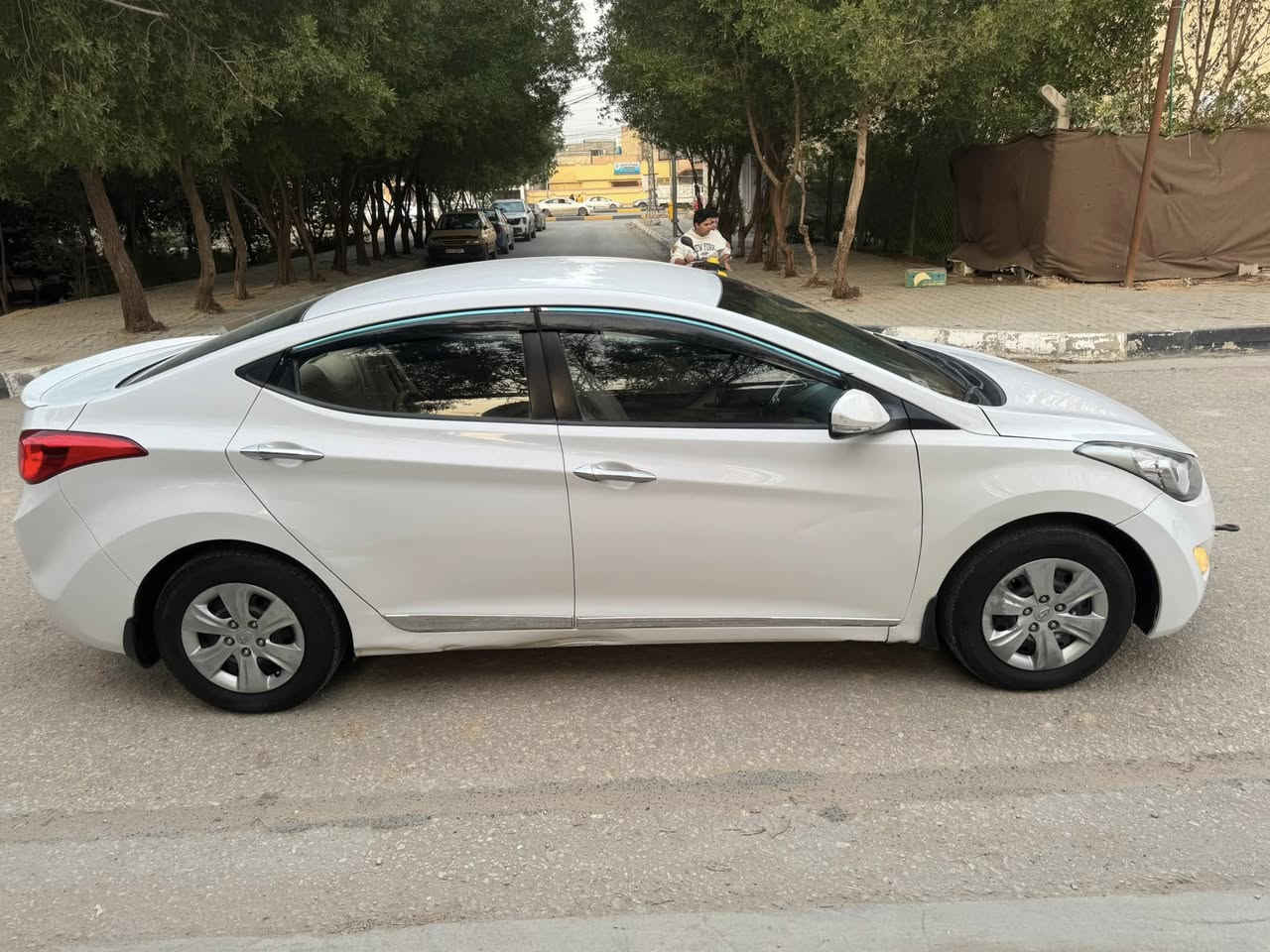 السلام عليكم النتر 2014خليجي رقم كربلاء 
بيه جاملغ فقط بدون دواخل بدون بارد سونار موضح مكينه 1800دوش تبريد تدفئه حداديه جديده شاشه كامره حساس خلفي السعر 120مجال بسيط جدا 
مكان السياره كربلاء ***********
