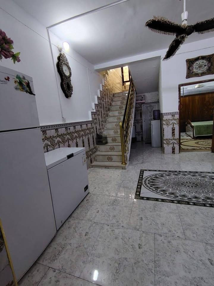 #دار_للــبـيــع📍 الموقع: حي الحضارة، خلف هايبر الريان، مقابل منتزه
📐 المساحة: 120 متر
🏢 البناء: طابقين

✨ تفاصيل الطابق الأرضي:

 • استقبال
 • صالة
 • غرفة
 • مطبخ
 • صحيات

✨ تفاصيل الطابق الثاني:

 • غرفتين كبار
 • غرفة صغيرة
 • وصاله 
📌 موقع مميز وقريب 
 ((السعر 135 مليون وبي مجال))
​——————————————-
#متابعة_الصفحة
#نستقبل_جميع_عروضكم
———————————————————
🔺#للاستفسار الاتصال ع الارقام
 حسن *********** 📲  
واتساب http://wa.me/+964*********** 📲  
ارشد ***********📲 
—————————————————————
او زيارة مكتبنا من الساعة 3 الظهر إلى 8 مساء
🔺مكتب دره المشرق للاستثمار والتطوير العقاري 
🔺العنوان:-حي الجزائر الشارع العام قرب مأكولات تشرين
