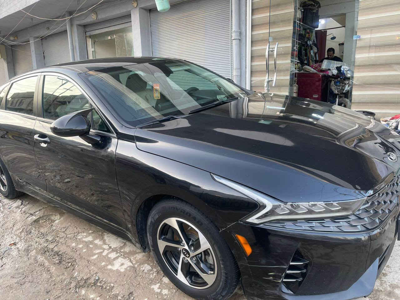 سلام عليكم 
للبيع 2021 
حادثه جاملغ عكس السايق والباب اليم السايق وموضحه في صور الحادث والبنيد مصبوغ بس بالحادث مابي حادث يعني 3 قطع بيها وكير ومكينه مكفولات 
مكانها بغداد  سعر 143$ شراي يتصل ***********
مكينه 1600 توربو 
بصمه تشغيل عن بعد وابواب وصندوك 
شاشه وكاميرا دواره -نظام خرائط 
نقاط عمياء-رادار امامي -تحديد مسار -قياده ذاتيه 
ويل كب كروم اسود -اشاير مري 
سايد بريك بصمه 
اوتو هولد -4 انظمه قياده بغداد, العراق
