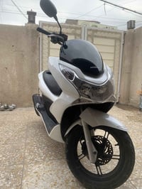 Pcx جيل اول ماشيه 22 الف دراجه اخت الجديده كلشي بيها بلادي مكينه كفرات...