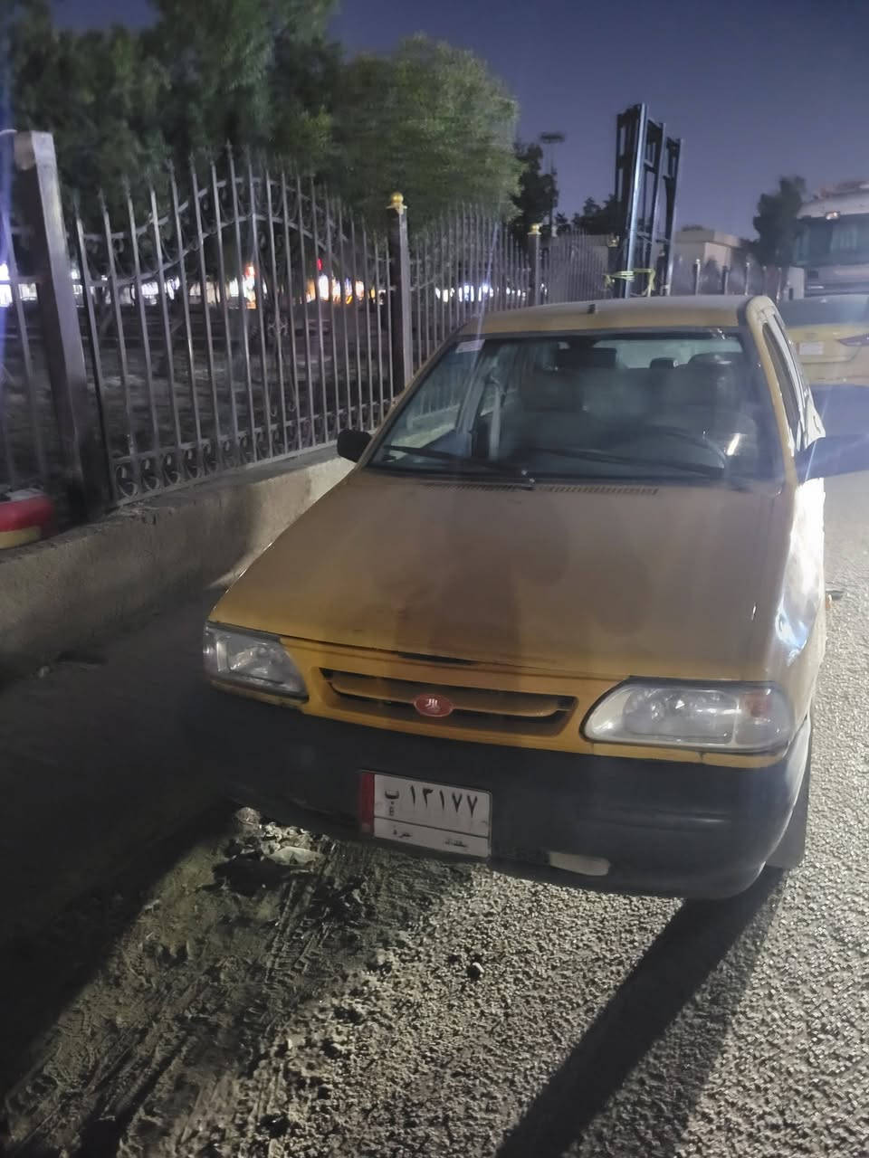 السلام عليكم سايبه 2012 بغداد بسمي رقم نكليزي سنويه لل 32 مصفره هيئه وغرامات شاد مكينه جديد مال 17 كير بس ال 2 يفلت السعر 23 مكاني بغداد البلديات ***********
